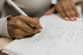 É uma imagem do post com o título ICMBio abre vagas para agentes temporários ambientais em RO