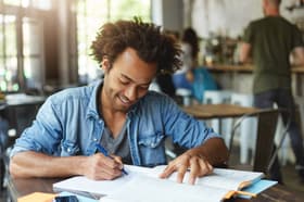 É uma imagem do post com o título Fatec Itapira abre inscrições para professores com pós-graduação