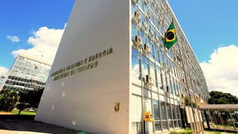 É uma imagem do post com o título MTur reforça pedido de concurso e cita grave situação de pessoal