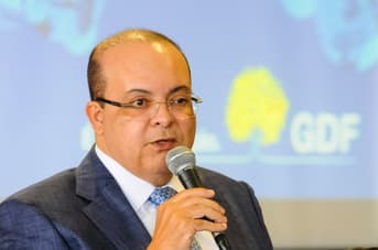 É uma imagem do post com o título Concursos DF: Ibaneis suspende validade dos editais até 2027