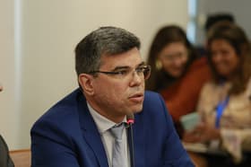 É uma imagem do post com o título Concurso Unificado: coordenador fala de provas, recursos e mais