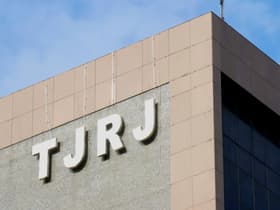 É uma imagem do post com o título Concurso TJ RJ: tribunal revela prazos para banca, edital e prova
