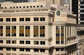 É uma imagem do post com o título Autorizadas novas convocações de aprovados no concurso PGE RJ