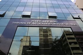 É uma imagem do post com o título Concurso TJ SP: confira os salários e benefícios do escrevente