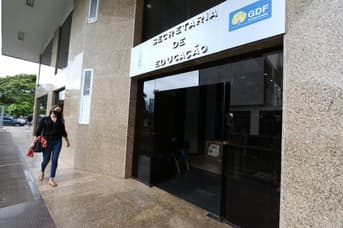 É uma imagem do post com o título 'Esperemos realizar novo concurso SEDF este ano', diz secretária
