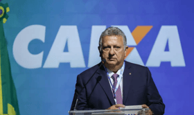 É uma imagem do post com o título Concurso Caixa: presidente prevê 2 mil nomeações ainda este ano