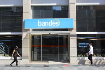 É uma imagem do post com o título Concurso Bandes tem banca contratada e novo edital é iminente