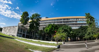 É uma imagem do post com o título Concurso UFRJ oferece 242 vagas no campus do Rio de Janeiro