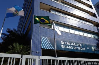 É uma imagem do post com o título Concurso Saúde RJ: governo reforça autorização para novos editais