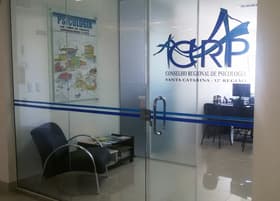 É uma imagem do post com o título Concurso CRP SC é aberto com 85 vagas nos níveis médio e superior