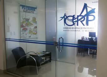 É uma imagem do post com o título Concurso CRP SC é aberto com 85 vagas nos níveis médio e superior