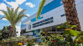 É uma imagem do post com o título Concurso SES MT: secretário anuncia edital até outubro; 406 vagas