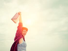 É uma imagem do post com o título Como manter a motivação nos estudos para concursos públicos