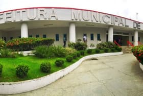 É uma imagem do post com o título Concurso Caxias RJ tem último dia de inscrição para 466 vagas