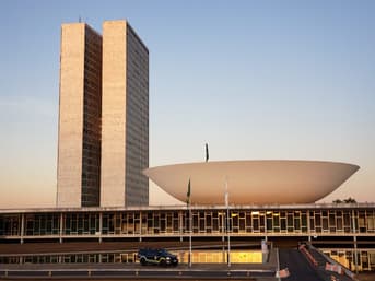 É uma imagem do post com o título Concursos PF, PRF e Penal: Câmara aprova reajuste para servidores
