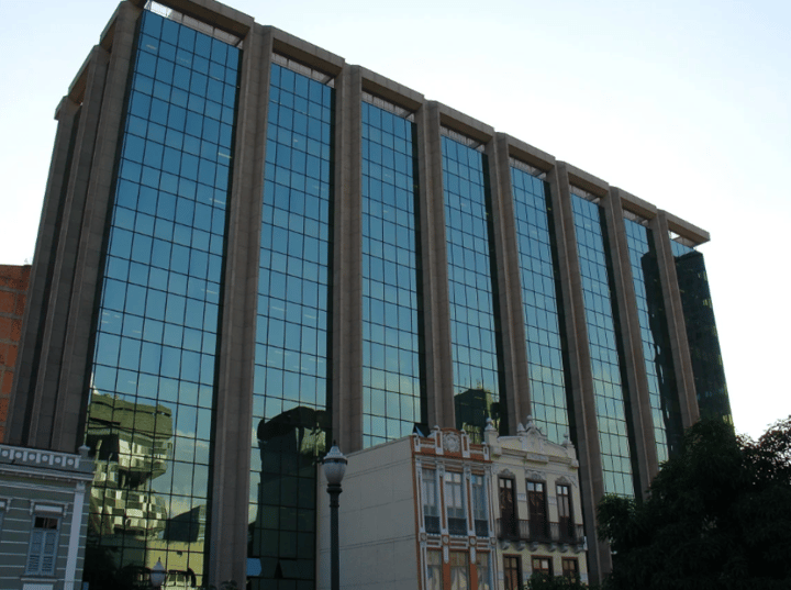 Fachada do Tribunal Regional do Trabalho do Rio de Janeiro