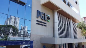 É uma imagem do post com o título Sai edital do concurso PGE GO com vagas para procurador