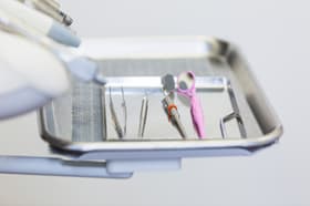 É uma imagem do post com o título UERJ abre concurso para professor adjunto em Odontologia