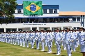 É uma imagem do post com o título Sai edital do concurso Colégio Naval 2025 com 155 vagas; veja!