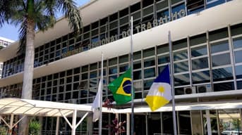 É uma imagem do post com o título Concurso TRT10: confira as vagas reservadas à área Administrativa