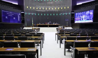 É uma imagem do post com o título Concurso Câmara dos Deputados: veja salários e benefícios