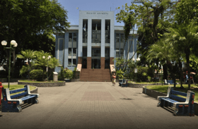 É uma imagem do post com o título Concurso Magé RJ é suspenso e banca contesta decisão; entenda!