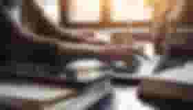É uma imagem do post com o título O que é mentoria e como pode ajudar na aprovação em concursos?