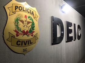 É uma imagem do post com o título Concurso PC SC tem comissão formada para edital com 300 vagas