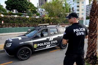 É uma imagem do post com o título 7 materiais de estudo gratuitos para concursos policiais