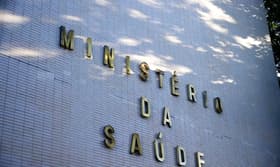 É uma imagem do post com o título Novo concurso Ministério da Saúde é autorizado para temporários