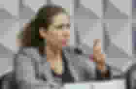 É uma imagem do post com o título Concursos Federais: ministra alega falta de verba para mais vagas