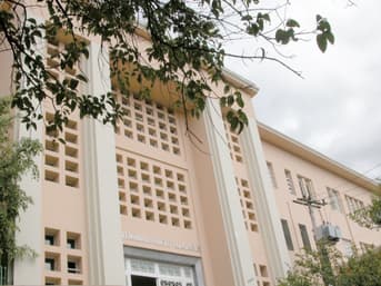 É uma imagem do post com o título Fhemig abre 31 vagas para enfermeiros e médicos