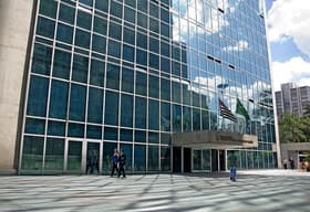 É uma imagem do post com o título Concurso TRF3, em SP e no MS, publica edital da área de Apoio