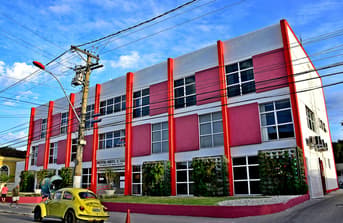 É uma imagem do post com o título Concursos Maricá RJ: Orçamento de 2025 prevê novos editais