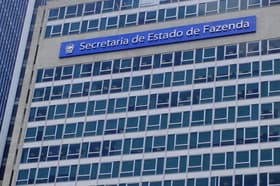 É uma imagem do post com o título Concurso Sefaz RJ: saiba quando saem os gabaritos para analista