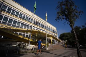 É uma imagem do post com o título Concurso Volta Redonda RJ tem vagas para o fundamental e superior