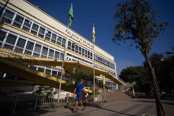 É uma imagem do post com o título Concurso Volta Redonda RJ tem vagas para o fundamental e superior
