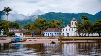 É uma imagem do post com o título Concurso Paraty RJ: cargos de nível médio somam 99 vagas