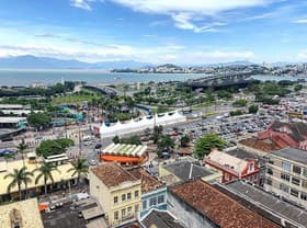 É uma imagem do post com o título Florianópolis SC define a banca organizadora do novo concurso