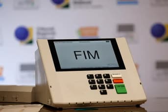É uma imagem do post com o título Justifiquei meu voto, posso fazer concurso ou tomar posse? Veja!