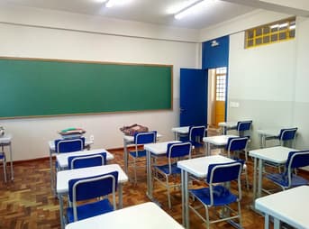 É uma imagem do post com o título Prefeitura de Fraiburgo SC abre processo seletivo para professores e agente de serviços gerais em 2026