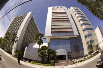 É uma imagem do post com o título TJ SE publica novo edital com 61 vagas para técnicos e analistas