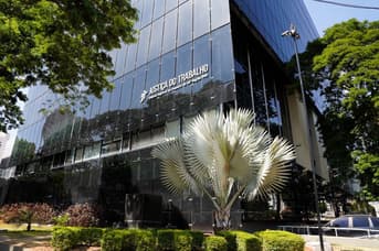 É uma imagem do post com o título Concurso TRT GO terá reserva de 30% das vagas para cotas raciais