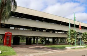 É uma imagem do post com o título Concurso Londrina PR terá edital para 60 cargos; todos os níveis!