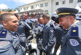 É uma imagem do post com o título Concurso PM SP para oficiais tem comissão formada; 200 vagas!