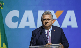 É uma imagem do post com o título Concurso Caixa terá provas adiadas? Presidente responde!