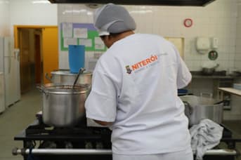 É uma imagem do post com o título Niterói RJ publica novo edital com 66 vagas de nível fundamental