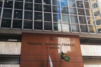 É uma imagem do post com o título Concurso TRF2: categorias questionam ausência do cargo de oficial