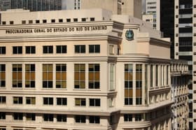 É uma imagem do post com o título Concurso PGE RJ tem comissão formada e regulamento publicado