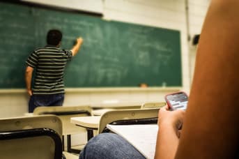 É uma imagem do post com o título IF Goiano abre concurso para professor substituto no campus Iporá